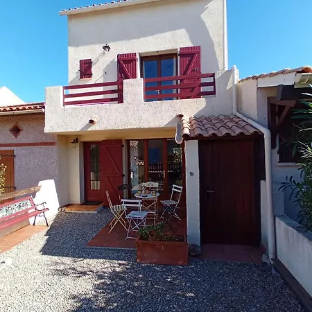 Villa 4 Pièces Avec Jardin, Terrasse, Animaux Permis, Parking - Fr-1-409-26 *