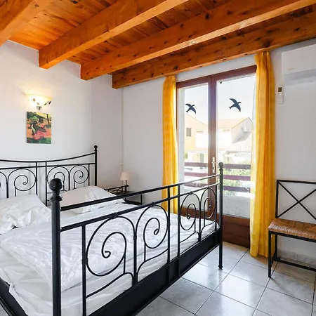 4 Pièces Avec Jardin, Terrasse, Animaux Permis, Parking - Fr-1-409-26 Villa