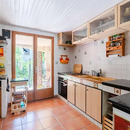 4 Pièces Avec Jardin, Terrasse, Animaux Permis, Parking - Fr-1-409-26 Villa *