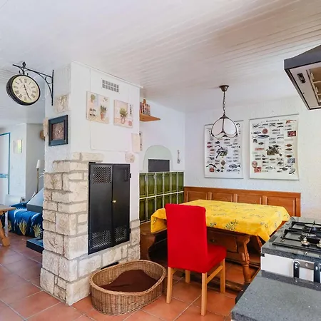 Villa 4 Pièces Avec Jardin, Terrasse, Animaux Permis, Parking - Fr-1-409-26 *