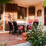 4 Pieces Avec Jardin, Terrasse, Animaux Permis, Parking - Fr-1-409-26 빌라