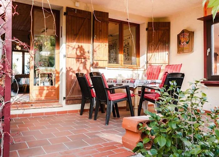 Villa 4 Pièces Avec Jardin, Terrasse, Animaux Permis, Parking - Fr-1-409-26