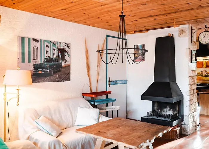 Villa 4 Pièces Avec Jardin, Terrasse, Animaux Permis, Parking - Fr-1-409-26 *