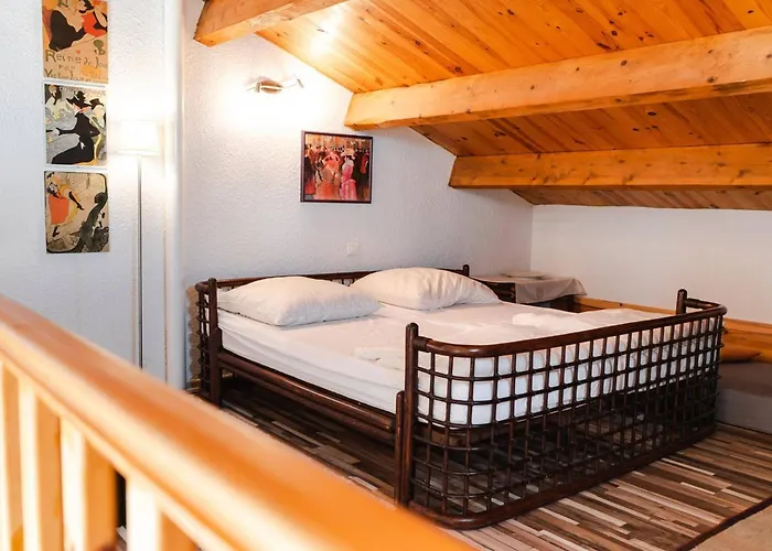 4 Pièces Avec Jardin, Terrasse, Animaux Permis, Parking - Fr-1-409-26 Villa