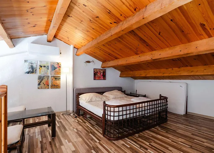 4 Pieces Avec Jardin, Terrasse, Animaux Permis, Parking - Fr-1-409-26 * Saint-Pierre-la-Mer (Aude)